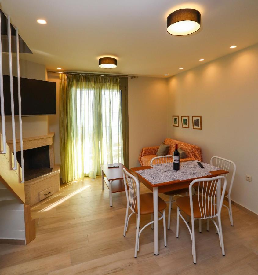Gialtra East & West Seaside Apartments מראה חיצוני תמונה